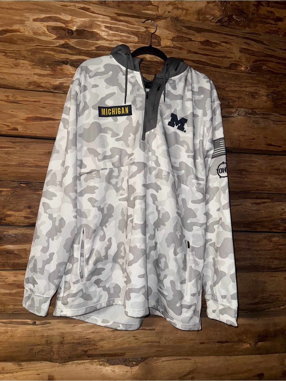 Colosseum University of Michigan Gray Camo Hoodie Pullover 3XL
